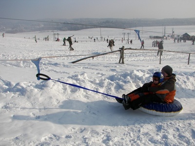 Snowtubing na Kaszubach - wyci�g narciarski Trzepowo