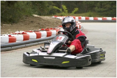 Gokarty nad morzem - tor gokartowy w Power Park w �ebie