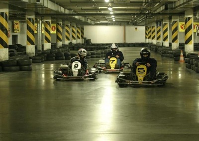 Gokarty w Gda�sku - halowy tor kartingowy Indoorkarting