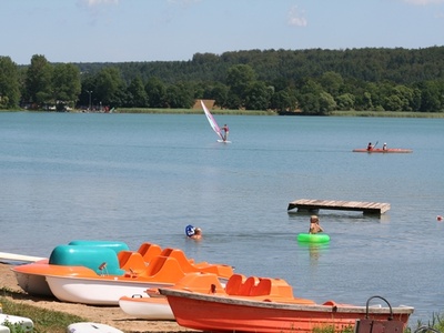 Agroturystyka U Ch�opa Chmielno - prywatna pla�a nad jeziorem na Kaszubach