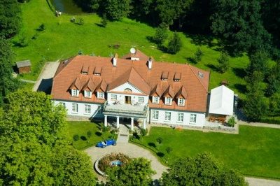 Dw&oacute;r w Bychowie - hotel i restauracja
