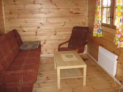 P&oacute;�wysep Lipa - pok&oacute;j w domku nad jeziorem na Kaszubach
