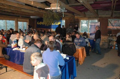 Wn�trze wiaty na terenie Kolibki Adveture Park